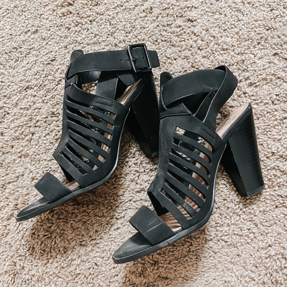 Black Heels 7.5